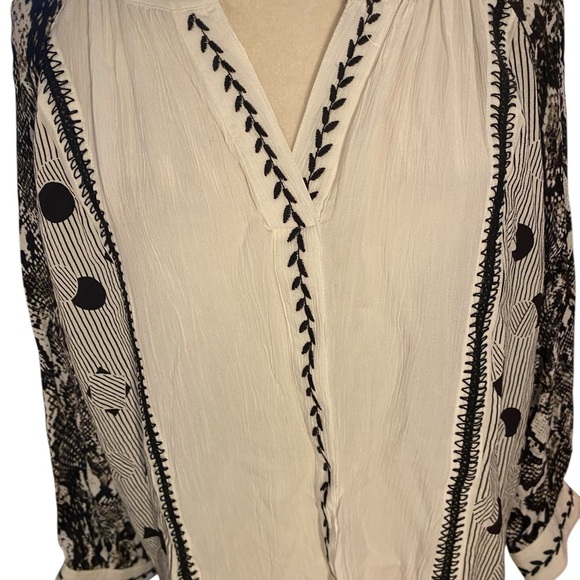 John Mark Women's Pullover Blouse - Picture 7 of 7